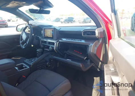 2025 Toyota Tacoma Sr5 из США, поврежденный, VIN 3TYKB5FN3ST027801